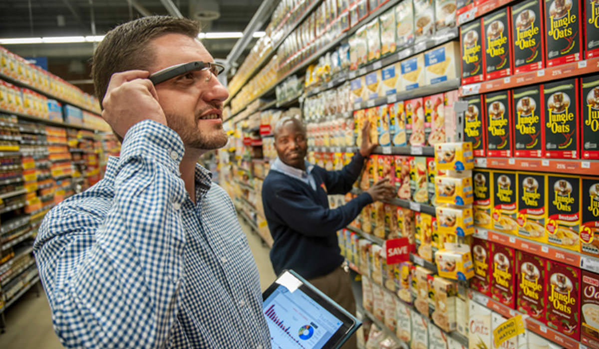 Virtual & Augmented Reality and how they are reshaping the retail space Virtual & Augmented Reality and how they are reshaping the retail space
