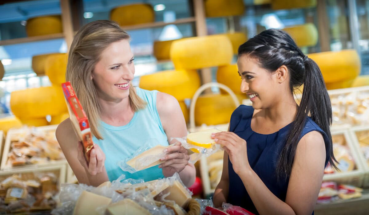 Converting shoppers into buyers: Turn brand curiosity into commitment Converting shoppers into buyers: Turn brand curiosity into commitment
